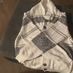 Never worn high end men’s sweater and shoes